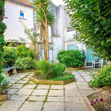 דירה Le Clos De Jade By Interhome פורניק